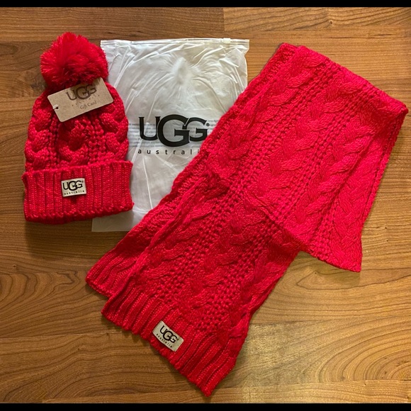 SALE!❤️Cable knit UGG beanie with matching scarf❤️ - Picture 5 of 6
